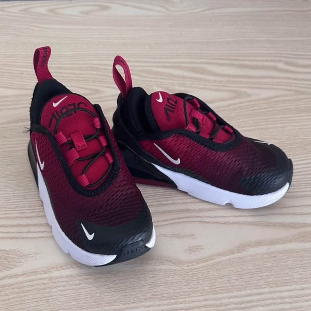 Toddler NIKE AIR MAX 270 Red and Black NWOB Size 8C